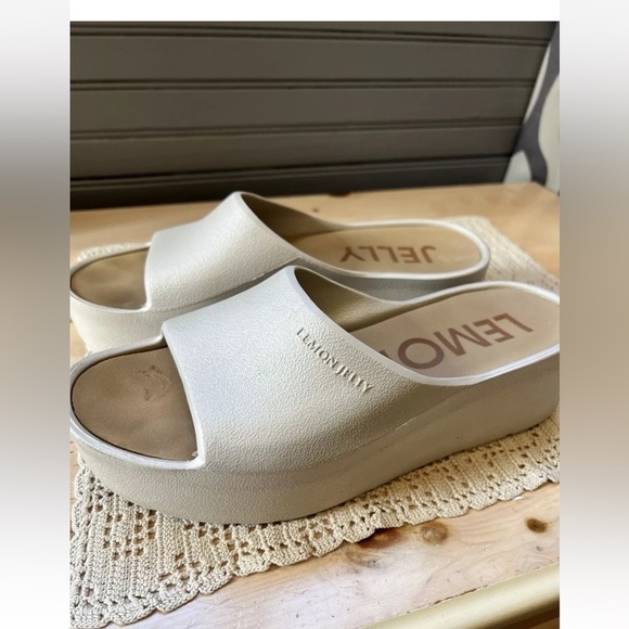 Lemon Jelly Platform Sandals Sunny Slides Size EU39 / US 8.5 Beige - Picture 1 of 8